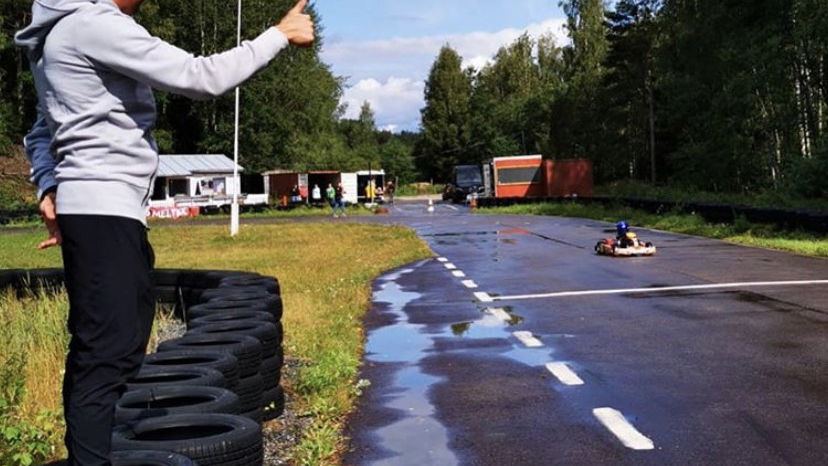 Kimi Raikkonen's son gets first taste of go-karting
